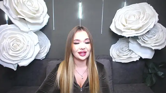 Snapshot of StacyYellig chatting on 05-30-26, 09:23 StacyYellig online show from 05-30-26, 09:23