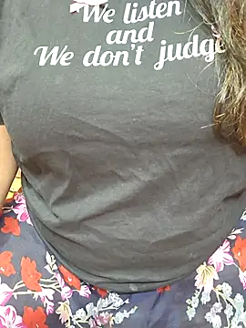 Snapshot of CUTE_SOPHIA- chatting on 10-11-25, 08:40 CUTE SOPHIA- online show from 10-11-25, 08:40