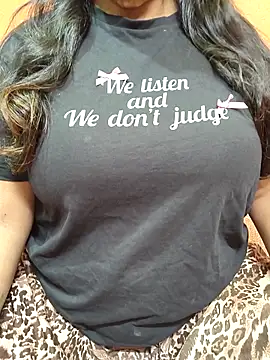 Snapshot of CUTE_SOPHIA- chatting on 10-22-25, 12:22 CUTE SOPHIA- online show from 10-22-25, 12:22