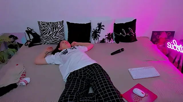 HelloRoxy online show from 11-29-25, 07:06