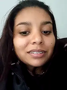 stefanie010 online show from 12-18-24, 08:25