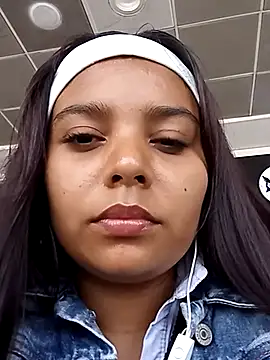 stefanie010 online show from 02-19-25, 04:00