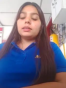 stefanie010 online show from 03-13-25, 08:43