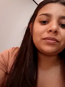 stefanie010 online show from 12-21-25, 04:58