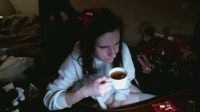 Snapshot of izilizi_23 chatting on 12-13-24, 06:27 izilizi 23 online show from 12-13-24, 06:27