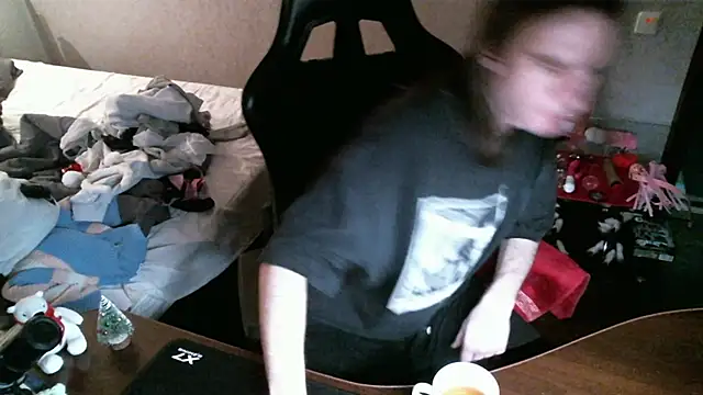 Snapshot of izilizi_23 chatting on 12-14-24, 04:12 izilizi 23 online show from 12-14-24, 04:12