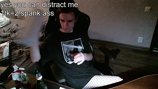 Snapshot of izilizi_23 chatting on 12-18-24, 03:44 izilizi 23 online show from 12-18-24, 03:44