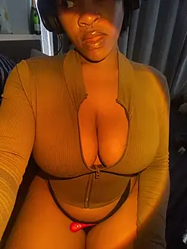 Snapshot of YellowHoneyDip chatting on 01-06-25, 09:41 YellowHoneyDip online show from 01-06-25, 09:41