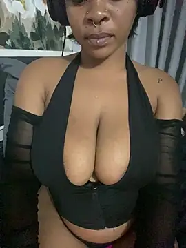 Snapshot of YellowHoneyDip chatting on 01-10-25, 03:06 YellowHoneyDip online show from 01-10-25, 03:06