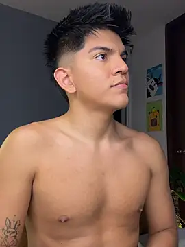 Snapshot of santiago_01 chatting on 07-04-26, 01:34 santiago 01 online show from 07-04-26, 01:34