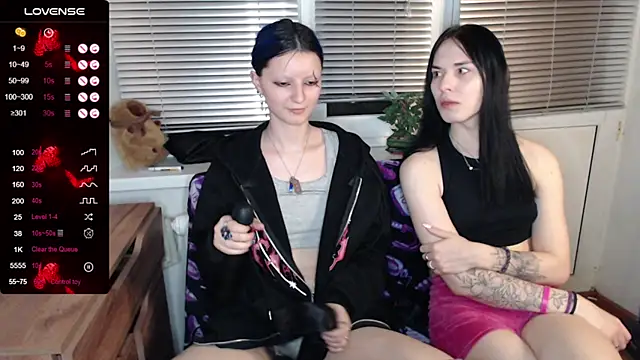 Snapshot of sky9669 chatting on 03-06-25, 03:45 sky9669 online show from 03-06-25, 03:45