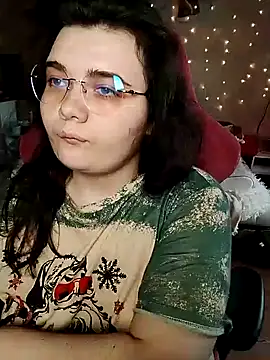 Snapshot of DenisHailey chatting on 02-03-25, 07:18 DenisHailey online show from 02-03-25, 07:18