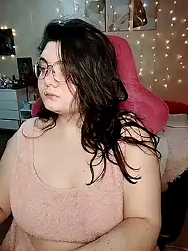 Snapshot of DenisHailey chatting on 02-05-25, 05:09 DenisHailey online show from 02-05-25, 05:09