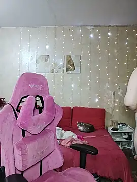 Snapshot of DenisHailey chatting on 02-13-26, 06:26 DenisHailey online show from 02-13-26, 06:26