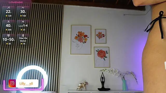 Snapshot of LillyDolls23 chatting on 11-23-25, 12:38 LillyDolls23 online show from 11-23-25, 12:38