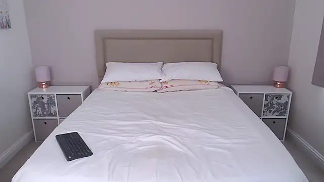 British Goddess Anna online show from 05-31-26, 08:10