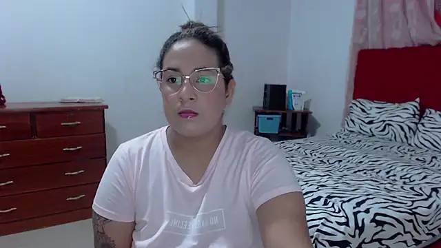 Snapshot of KathyHardcore69 chatting on 12-16-24, 04:23 KathyHardcore69 online show from 12-16-24, 04:23