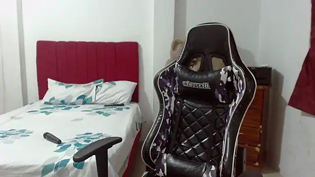 Snapshot of KathyHardcore69 chatting on 02-23-25, 02:07 KathyHardcore69 online show from 02-23-25, 02:07