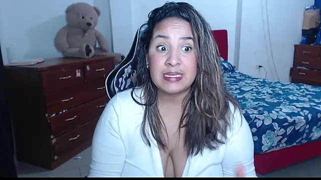 Snapshot of KathyHardcore69 chatting on 10-14-25, 03:40 KathyHardcore69 online show from 10-14-25, 03:40