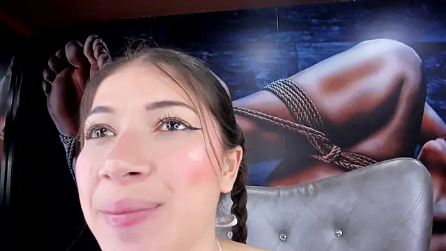 Snapshot of miss__pamela chatting on 12-13-24, 02:16 miss pamela online show from 12-13-24, 02:16