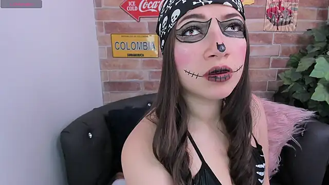 Snapshot of miss__pamela chatting on 10-31-25, 11:33 miss pamela online show from 10-31-25, 11:33