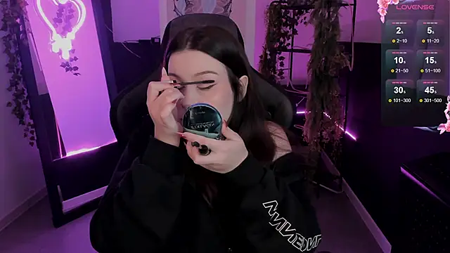 CoralineKeyns online show from 09-26-25, 05:22