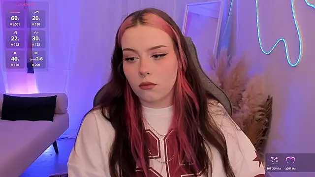CoralineKeyns online show from 06-17-26, 05:21