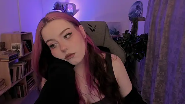 CoralineKeyns online show from 08-01-26, 02:22