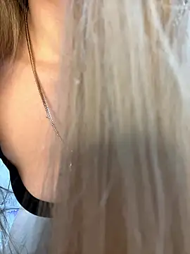 Snapshot of Lunalikaiya chatting on 01-11-26, 09:53 Lunalikaiya online show from 01-11-26, 09:53