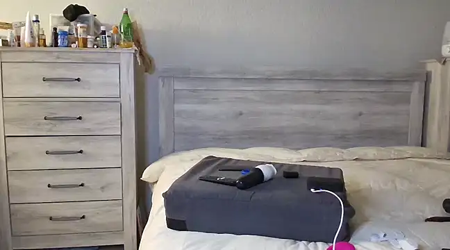 Snapshot of Carmen_Cream chatting on 01-10-25, 04:12 Carmen Cream online show from 01-10-25, 04:12