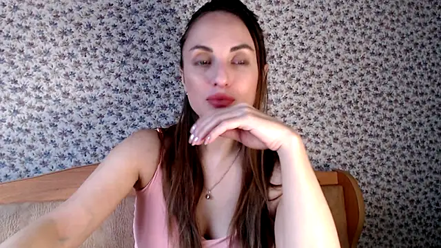 Snapshot of Tinadream20 chatting on 11-25-25, 09:53 Tinadream20 online show from 11-25-25, 09:53