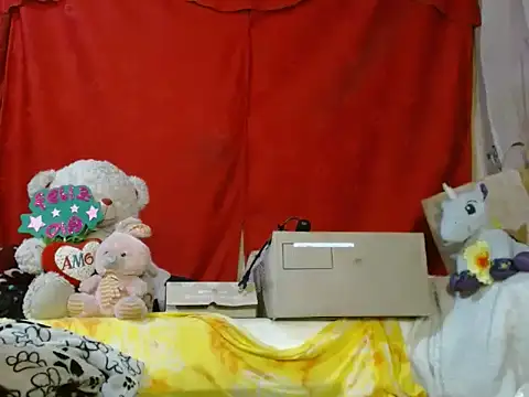 hottieperla online show from 04-13-26, 08:36