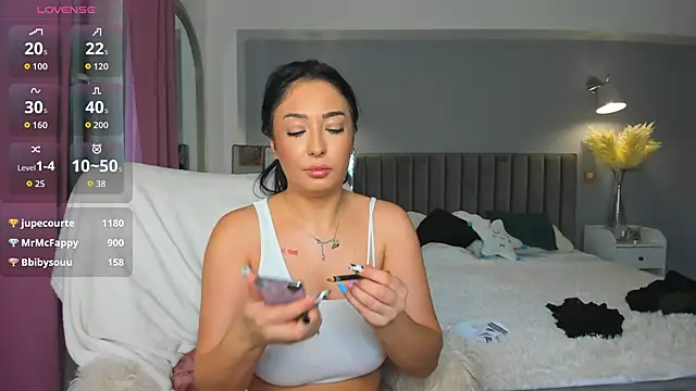 Snapshot of Awesome_Jolie chatting on 10-12-25, 08:13 Awesome Jolie online show from 10-12-25, 08:13