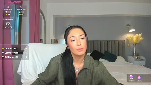 Snapshot of Awesome_Jolie chatting on 10-20-25, 06:58 Awesome Jolie online show from 10-20-25, 06:58