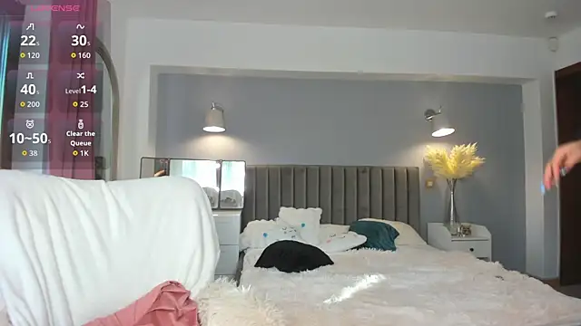 Snapshot of Awesome_Jolie chatting on 10-22-25, 06:35 Awesome Jolie online show from 10-22-25, 06:35