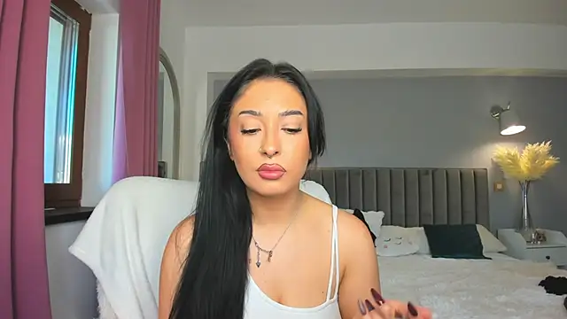 Snapshot of Awesome_Jolie chatting on 10-29-25, 10:17 Awesome Jolie online show from 10-29-25, 10:17