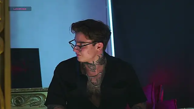 Snapshot of dantecoppolaa_ chatting on 10-19-25, 08:31 dantecoppolaa online show from 10-19-25, 08:31