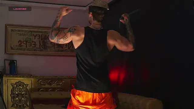 Snapshot of dantecoppolaa_ chatting on 10-31-25, 11:06 dantecoppolaa online show from 10-31-25, 11:06