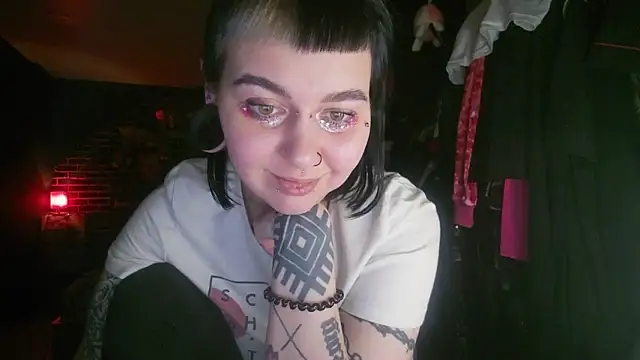 MoorderxDoll online show from 01-05-25, 11:33