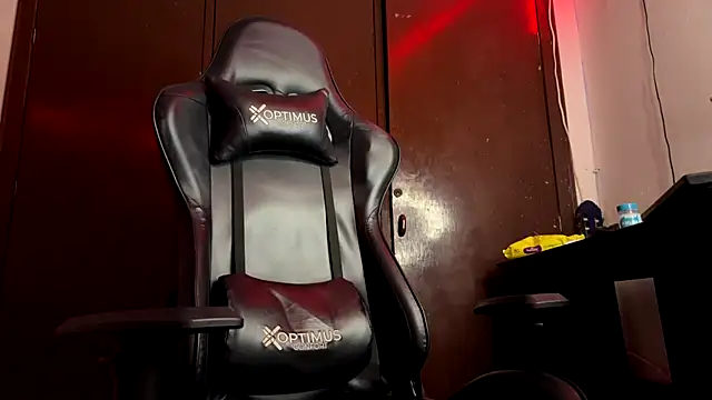 Snapshot of BanMeel01 chatting on 10-10-25, 08:24 BanMeel01 online show from 10-10-25, 08:24