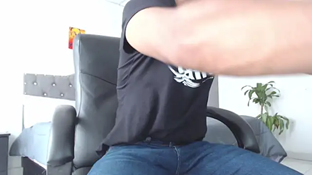 Aaronblack1  online show from 03-08-26, 09:51