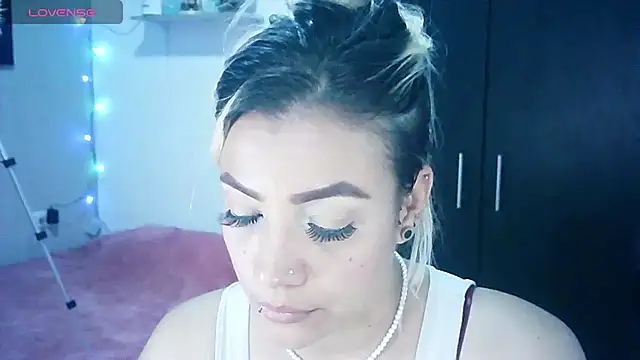 Snapshot of LuCKy_JoK chatting on 12-20-24, 07:17 LuCKy JoK online show from 12-20-24, 07:17