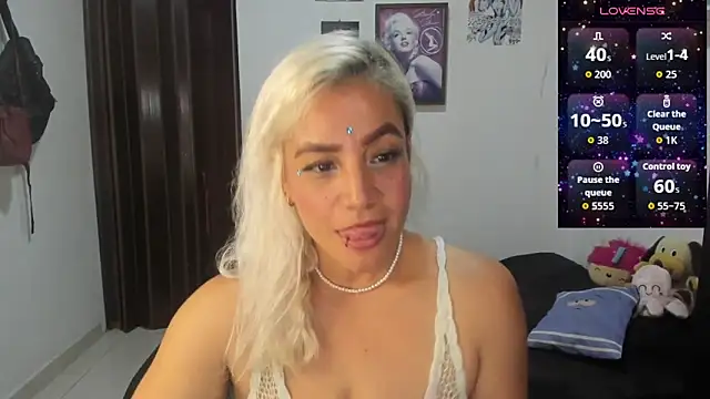 Snapshot of LuCKy_JoK chatting on 09-11-25, 07:58 LuCKy JoK online show from 09-11-25, 07:58