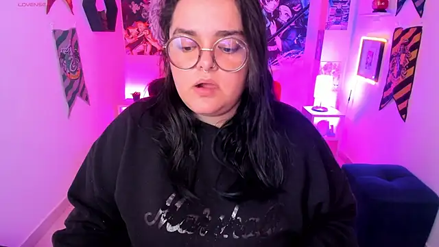 Snapshot of Luise_Meyrink chatting on 12-21-24, 03:03 Luise Meyrink online show from 12-21-24, 03:03