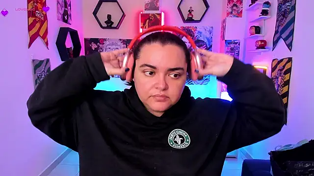 Snapshot of Luise_Meyrink chatting on 12-27-24, 02:47 Luise Meyrink online show from 12-27-24, 02:47