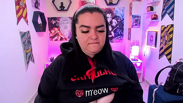 Snapshot of Luise_Meyrink chatting on 02-05-25, 02:19 Luise Meyrink online show from 02-05-25, 02:19