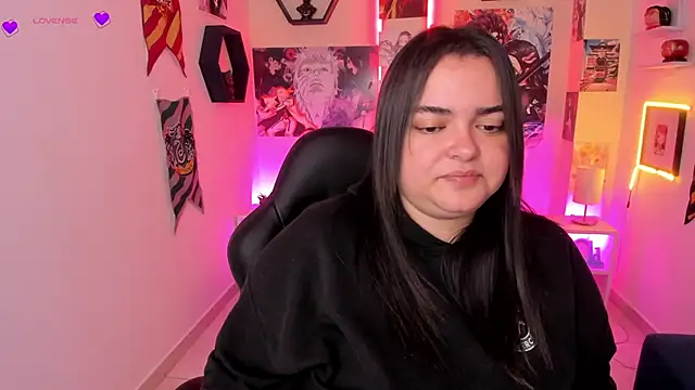 Snapshot of Luise_Meyrink chatting on 02-15-25, 04:03 Luise Meyrink online show from 02-15-25, 04:03