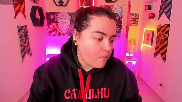 Snapshot of Luise_Meyrink chatting on 02-16-25, 05:59 Luise Meyrink online show from 02-16-25, 05:59