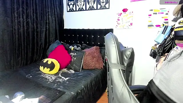 Snapshot of Luise_Meyrink chatting on 02-20-25, 07:55 Luise Meyrink online show from 02-20-25, 07:55