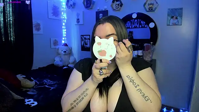 Snapshot of Luise_Meyrink chatting on 02-23-25, 10:20 Luise Meyrink online show from 02-23-25, 10:20